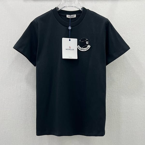 【使い勝手抜群】モンクレール レプリカ ロゴ パッチポケット Tシャツ 4色 moh85436